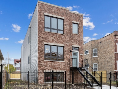 5939 W Superior St unit 1, Chicago, IL 60644 - photo 2