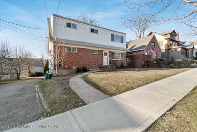 135 van Cortlandt Ave, Staten Island, NY 10301 - photo 2