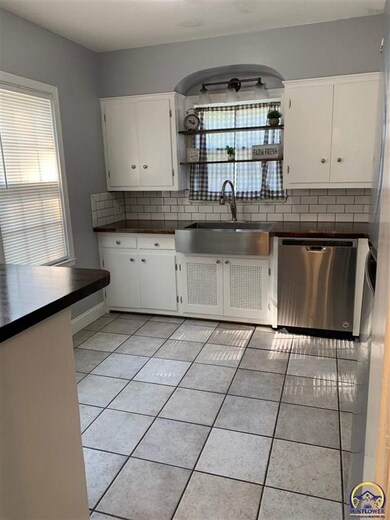 1201 SW Warren Ave, Topeka, KS 66604 - photo 4