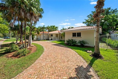 5211 Granada Blvd, Coral Gables, FL 33146 - photo 2