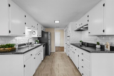 1005 Harrison Ln, Hurst, TX 76053 - photo 4