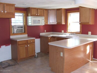 1140 N 5th St, Stroudsburg, PA 18360 - photo 5