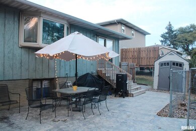 407 W 61st St, Davenport, IA 52806 - photo 3