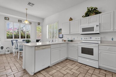 14-web-or-mls-1123-e-winged-foot-dr