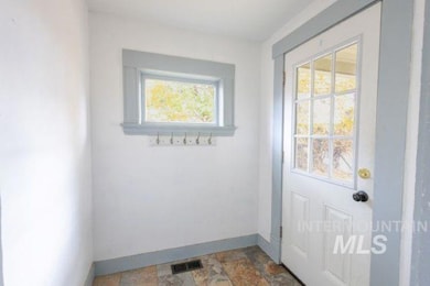 622 W Commercial St, Weiser, ID 83672 - photo 3