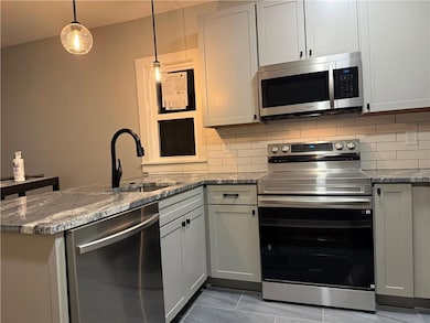 3704 Baltimore Ave unit 2N, Kansas City, MO 64111 - photo 3