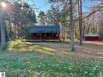 2433 W Maplehurst Dr, Roscommon, MI 48653 - photo 3