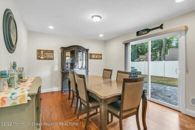 24 Duchess Ave Middletown-large-008-003-