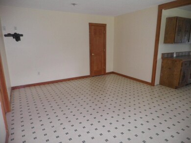 5076 S State Road 45, Bloomfield, IN 47424 - photo 2