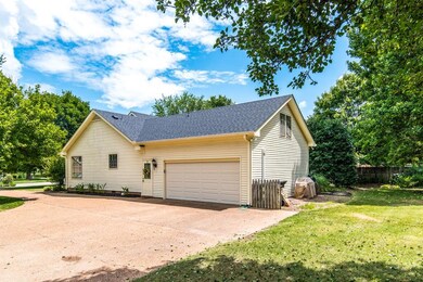 1504 Holmes Cir, Franklin, TN 37064 - photo 2