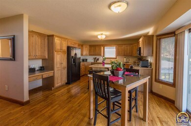 4601 SW Mulligan Dr, Topeka, KS 66610 - photo 3