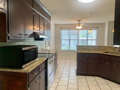 Kitchen to breakfast room