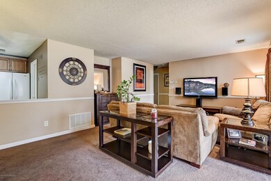 004_Living Room