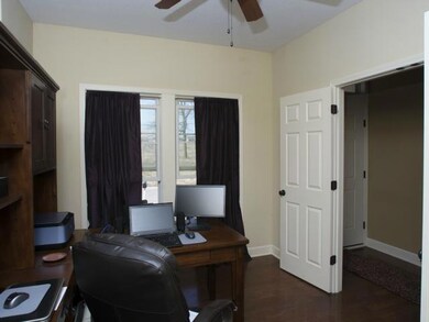 6101 Lakecrest Dr, Shawnee, KS 66218 - photo 6