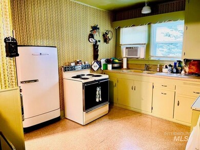 1751 Oakley Ave, Burley, ID 83318 - photo 3