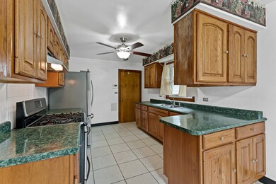 133 S Martin Ave, Waukegan, IL 60085 - photo 4