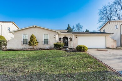 6252 Willowcrest Dr, Columbus, OH 43229 - photo 3