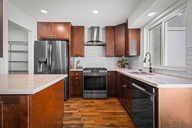 9404 Carlton Oaks Dr unit D, Santee, CA 92071 - photo 5