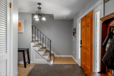 51 Swartson Ct, Albany, NY 12209 - photo 4