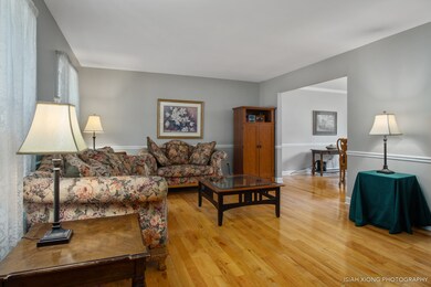 Gleaming Oak Hardwood flooring.