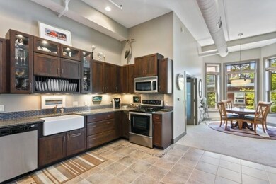 10_403StateSt_Unit5_177003_Kitchen_LowRe