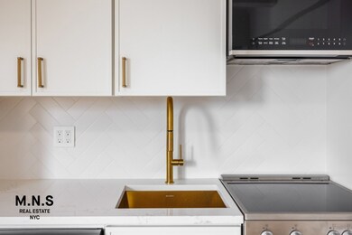 244 W 72nd St unit 4-M, New York, NY 10023 - photo 5