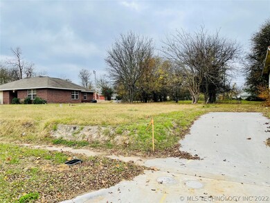 911 A St NE, Ardmore, OK 73401 - photo 2