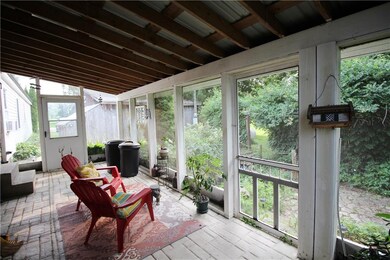 Screened in porch
