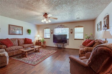 3512 W 7th St, Elk City, OK 73644 - photo 6