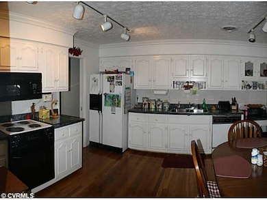 Kitchen - Kitchen from Breakfast area