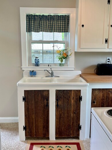 16 Benton St unit 7, Lebanon, NH 03766 - photo 3