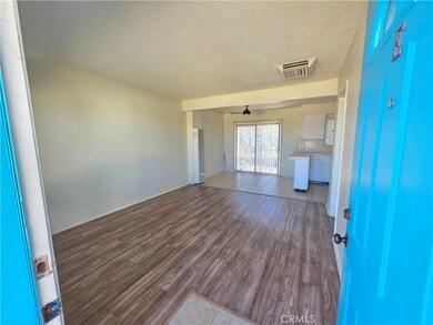 73636 Cactus Dr unit E, Twentynine Palms, CA 92277 - photo 3