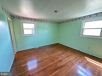 6708 Fox Meadow Rd, Gwynn Oak, MD 21207 - photo 6