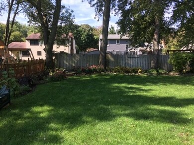 1811 Fairoak Rd, Naperville, IL 60565 - photo 2