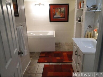 Basement bathroom, Jacuzzi tub!