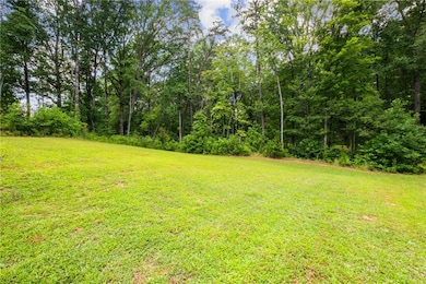 View of grassy yard