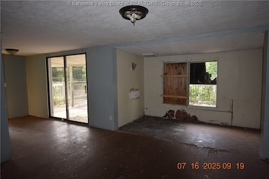 168 Harmon Rd, Charleston, WV 25314 - photo 7