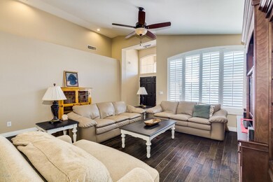 Living Room 2 (10)