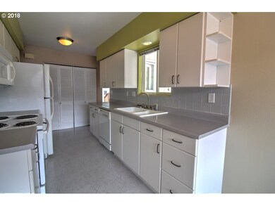 1215 E 13th St, the Dalles, OR 97058 - photo 6