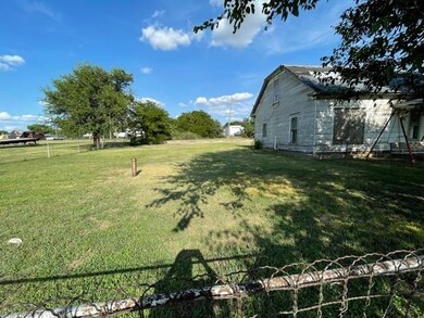 312 N 2nd St, Wakeeney, KS 67672 - photo 2