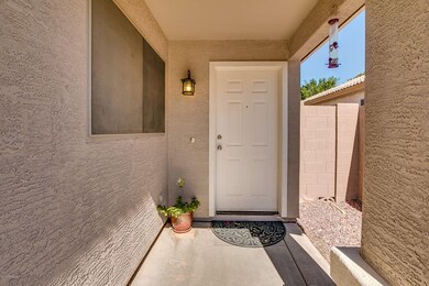 Private front entry patio