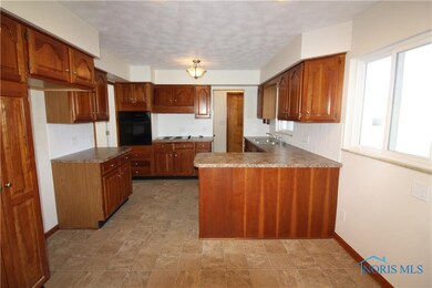 3126 Oak Grove Place, Toledo, OH 43613 - photo 7