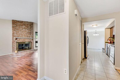 9081 Goldamber Garth, Columbia, MD 21045 - photo 6