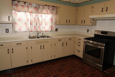 102 W Bryant St, Greensburg, IN 47240 - photo 4