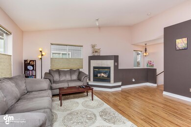 1792 Wildberry Loop 12-large-004-7-Livin