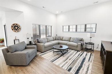 505 Vintage Ln, Pella, IA 50219 - photo 5