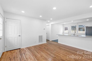 2632 Abelwood Rd, Charlotte, NC 28216 - photo 6