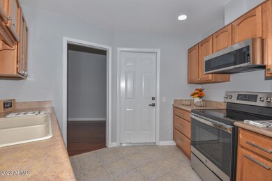 11016 W Thunderbird Blvd, Sun City, AZ 85351 - photo 7