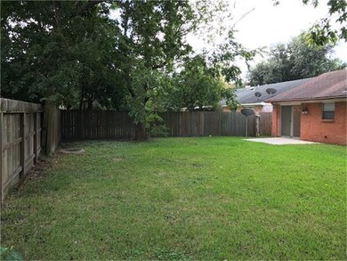 7714 Alperton Dr, Houston, TX 77088 - photo 3