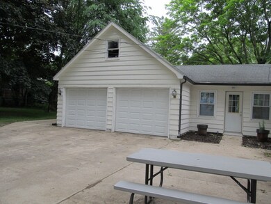 15 Grove St, Evansville, WI 53536 - photo 3